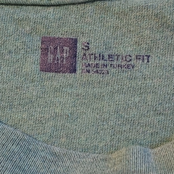 Gap Athletic Fit Motor City Detriot, Michigan Green/Black 	Graphic Tee/T-Shirt - Picture 4 of 4